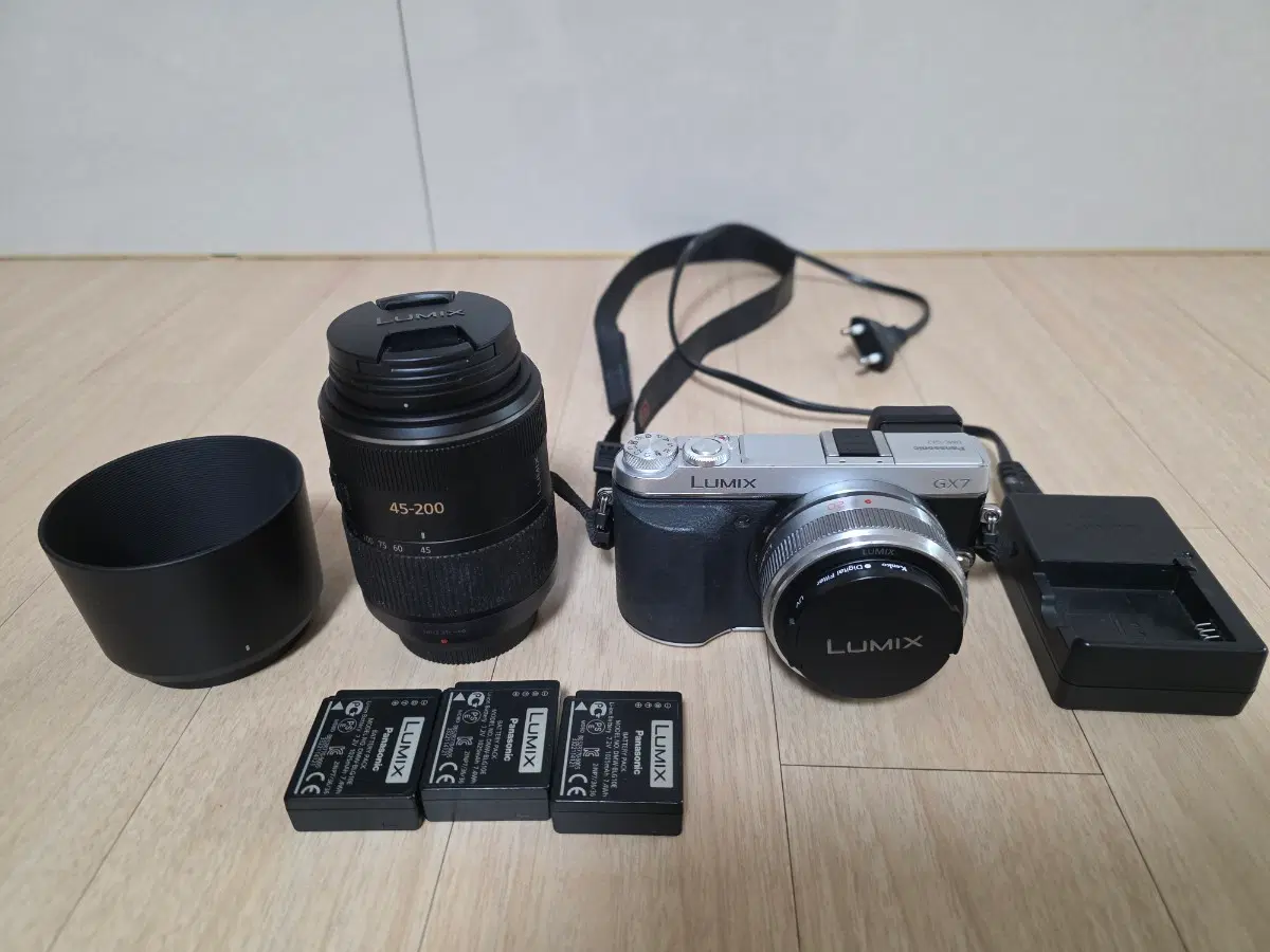 파나소닉 루믹스 GX7 + 단렌즈+ 망원렌즈 + 배터리3개