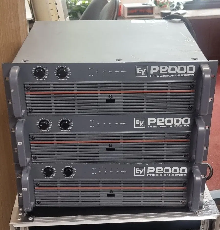 파워앰프중고 EV P2000 명기 파워앰프