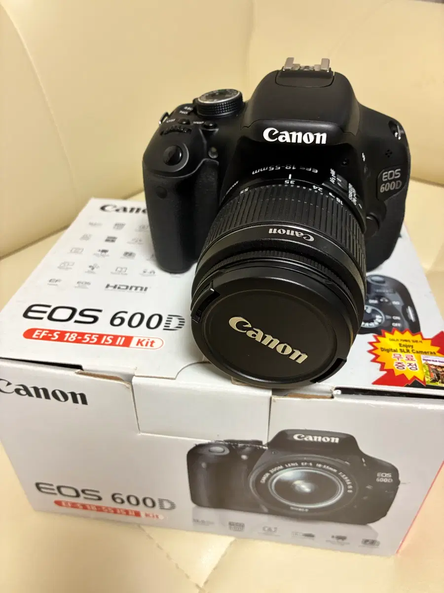 캐논 EOS 600D EF-S 18-55mm IS II Kit 입니다