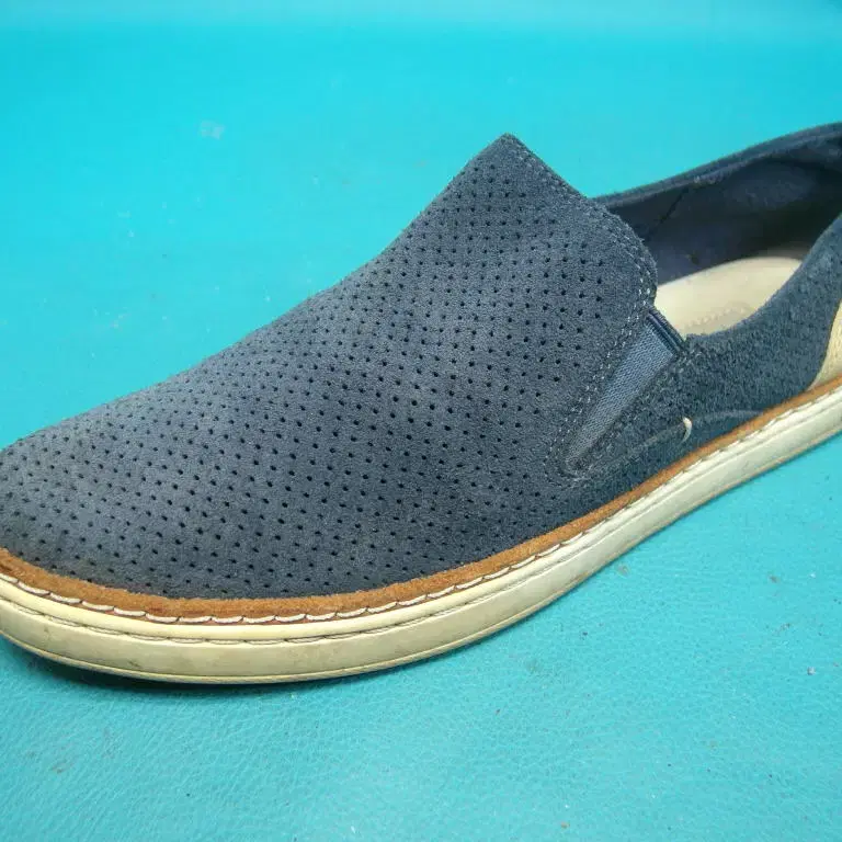 240/r2-981/UGG(어그) 펀칭 여성 가죽 스니커즈 캐쥬얼화/구제특별시