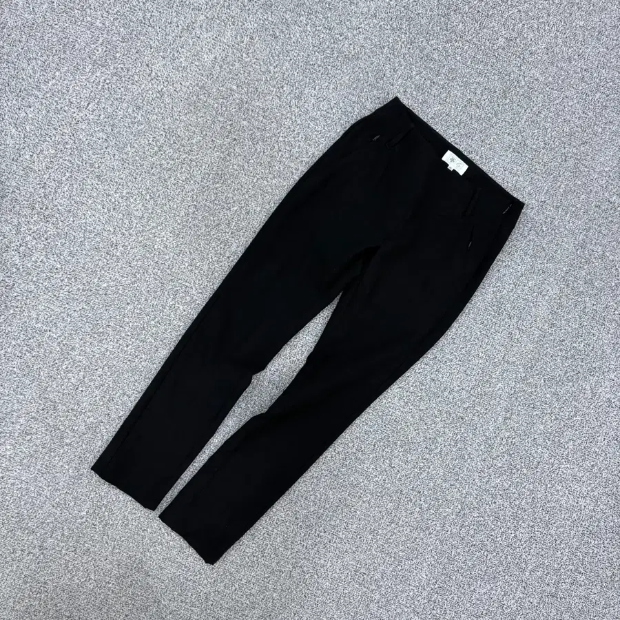 61 데상트 여성 블랙 바지 0819J2