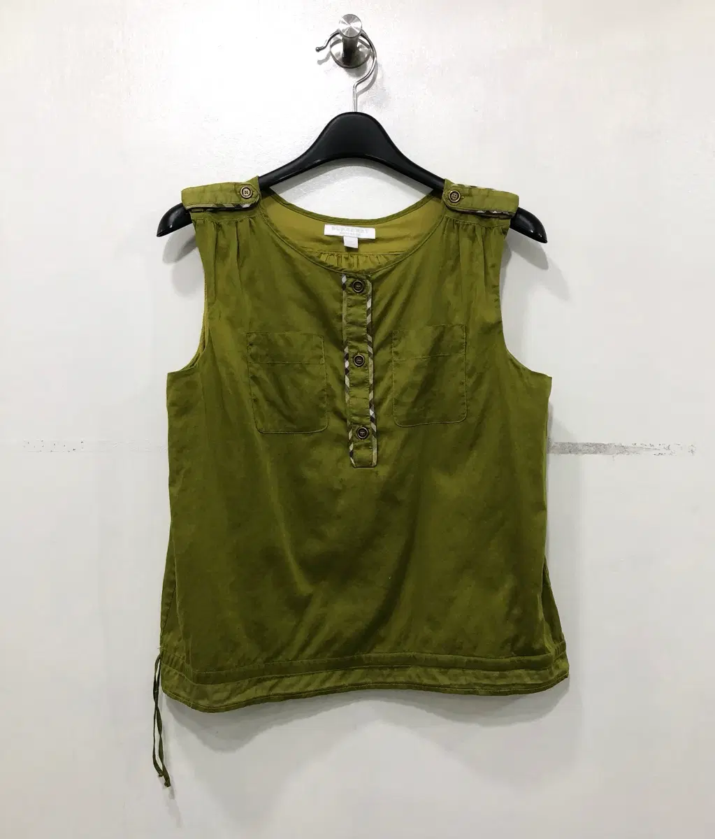 버버리 칠드런 올리브 그린 버튼 나시 12Y