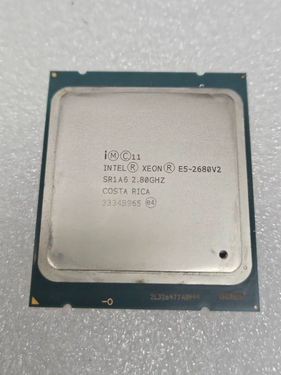 CPU 인텔 제온 E5-2680V2 입니다