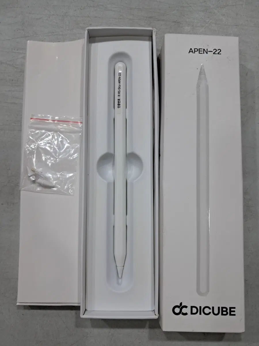 디큐브 APEN-22 무선충전 에어펜슬 화이트