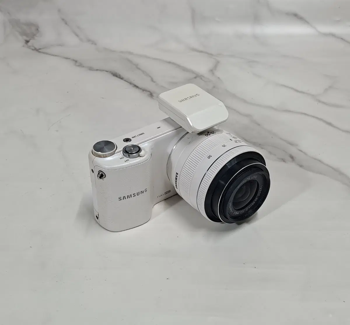삼성 미러리스 NX2000 /20-50mm 렌즈