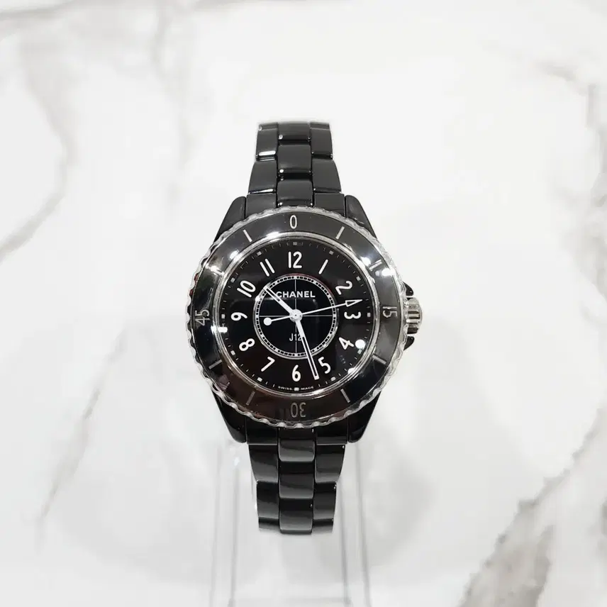 샤넬 J12 블랙 세라믹 시계 33mm H5695 사진 1