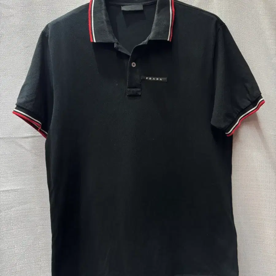 20ss 프라다 로고패치 반팔카라 XL(L)