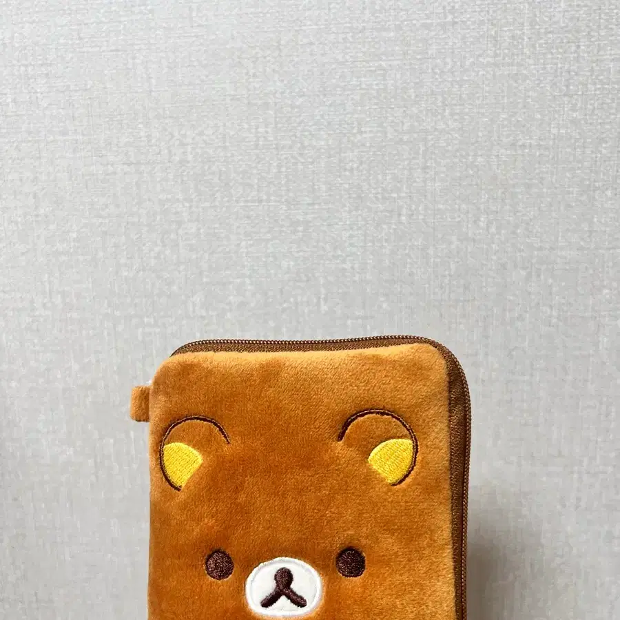 리락쿠마 파우치 브라운