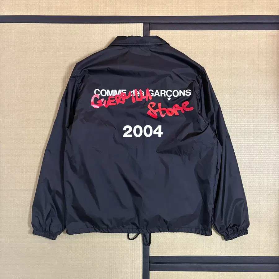 꼼데가르송 21aw 게릴라 스토어 2004 코치 자켓