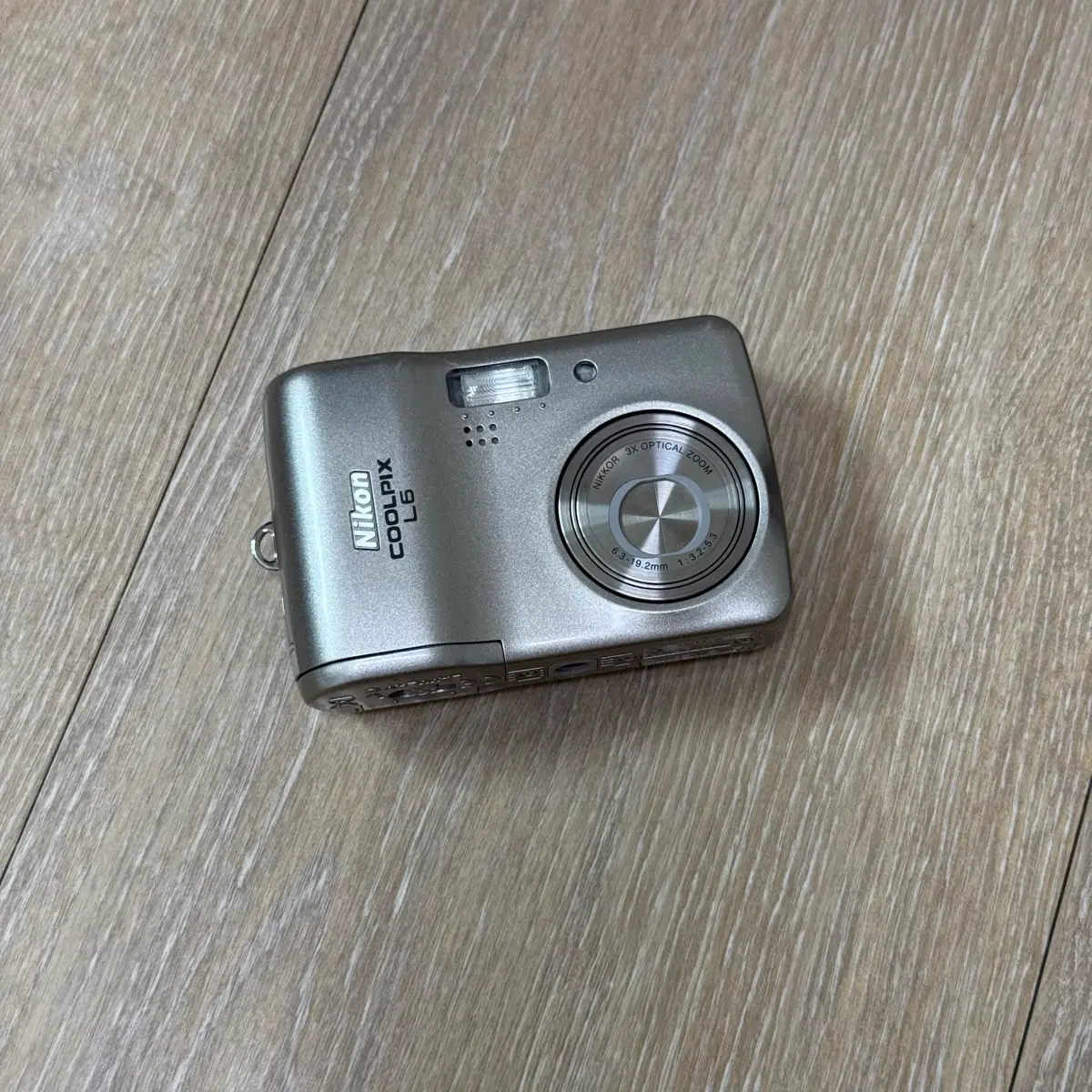 니콘 쿨픽스 l6 빈티지 디카 디지털 카메라 (한국어 지원)