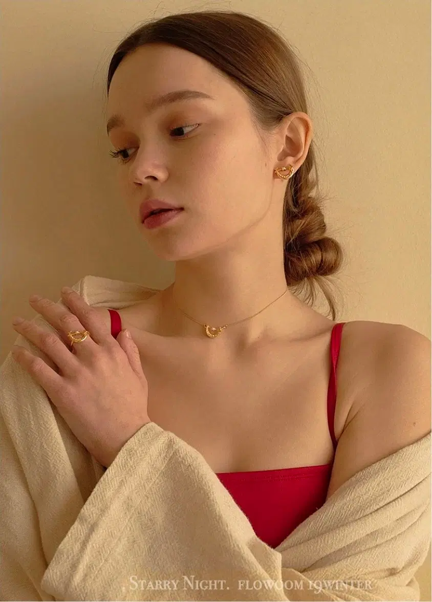 플로움 flowoom Lune Catcher Necklace (Gold) 루나 캐쳐 목걸이 골드