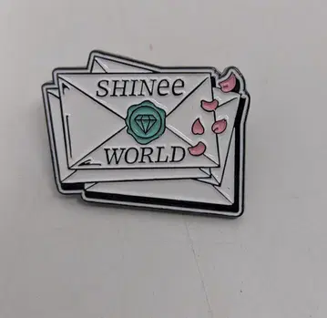 SHINee 26년 SHINee WORLD VIII [THE INVERT] JAPAN 랜덤 핀 배지 편지