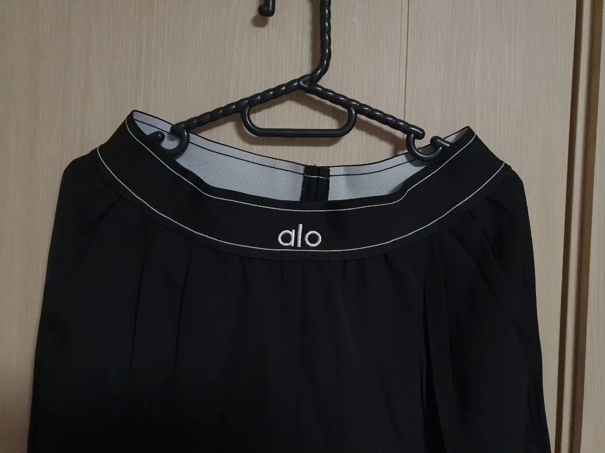 (새상품) ALO 요가 바지 블랙_알로 블랙 팬츠(남여공용 알로 와이드 바지)