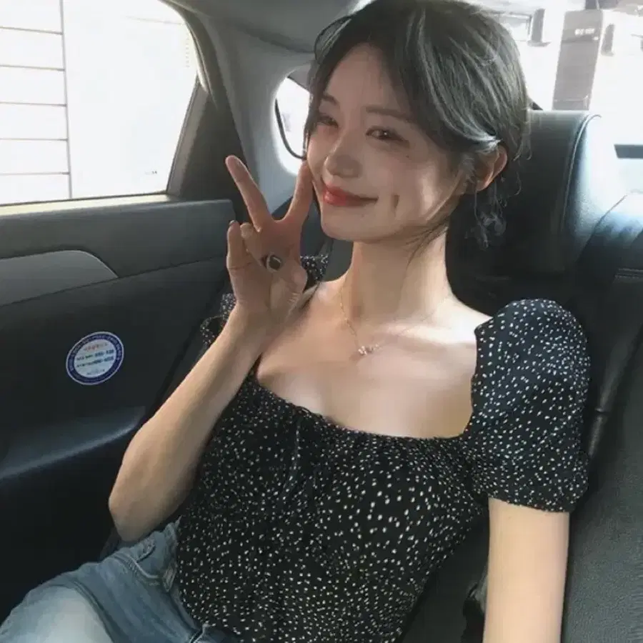데이로제 고윤정블라우스 도로시 도트 반팔 블라우스 투웨이/오프숄더/스퀘어넥/리본/셔링/퍼프