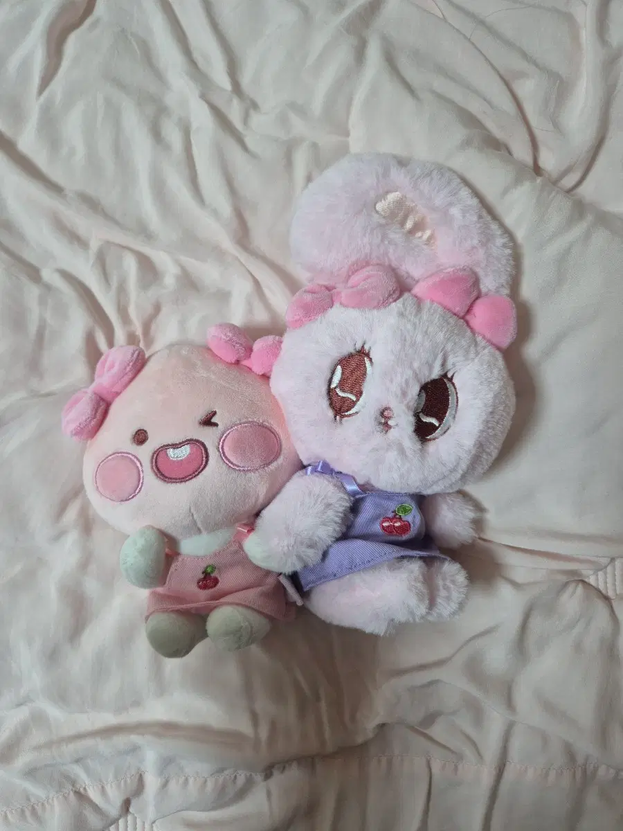 어피치&에스더버니 콜라보 인형