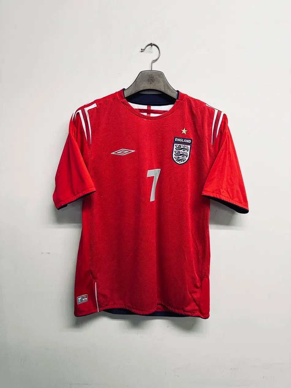 엄브로(UMBRO) 2004-2006 잉글랜드 국대 어웨이 반팔 저지 / 베컴 7번 축구 유니폼 (US L)