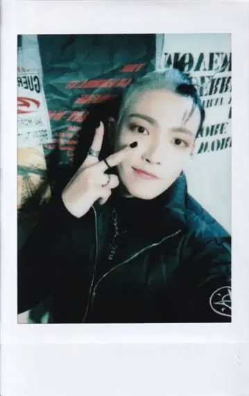ATEEZ THE WORLD EP.1: MOVEMENT HONG JOONG 폴라로이드