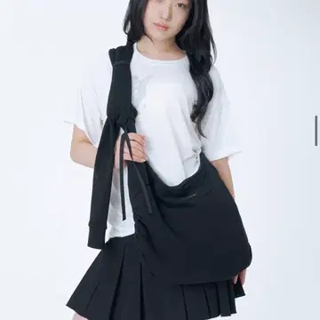 Hannah X Misekiseoul] Hannah sweat shirt cross bag BLACK | 크로스 