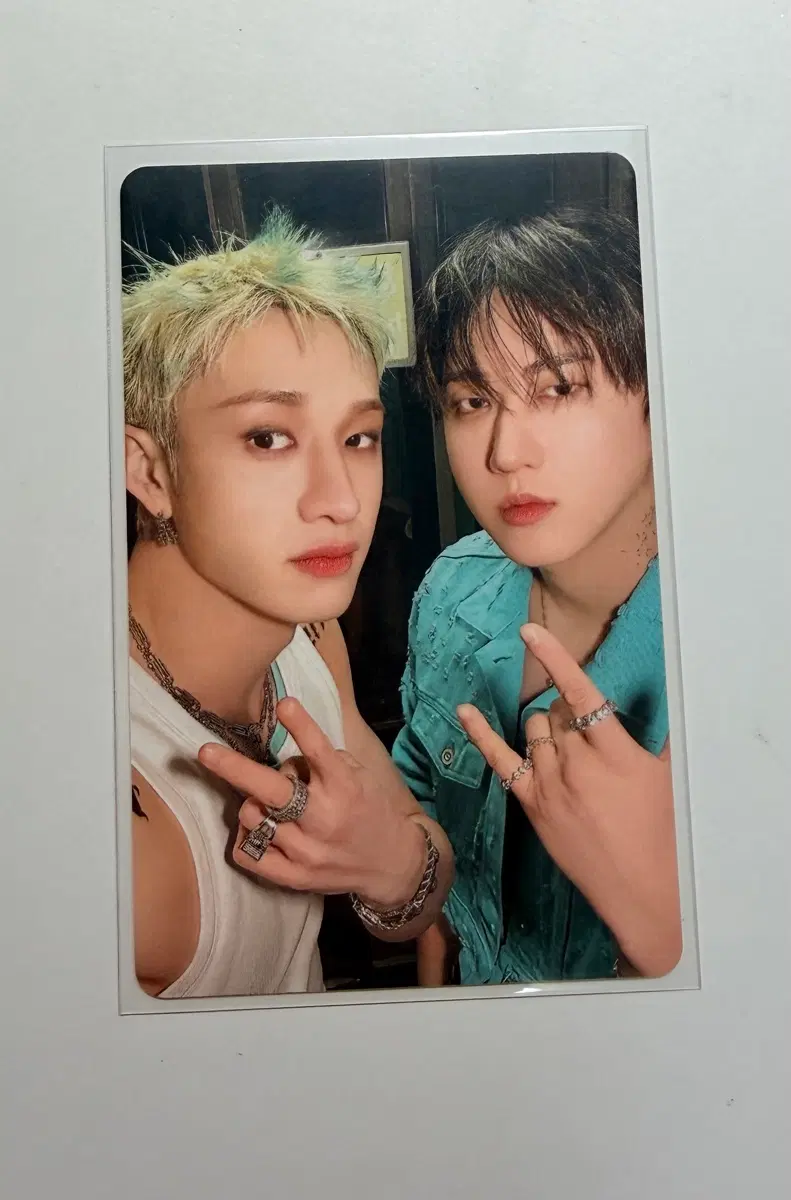 스트레이 키즈 방찬 창빈 디스앤댓 팝업스토어 메쉬롱슬리브 유닛포카