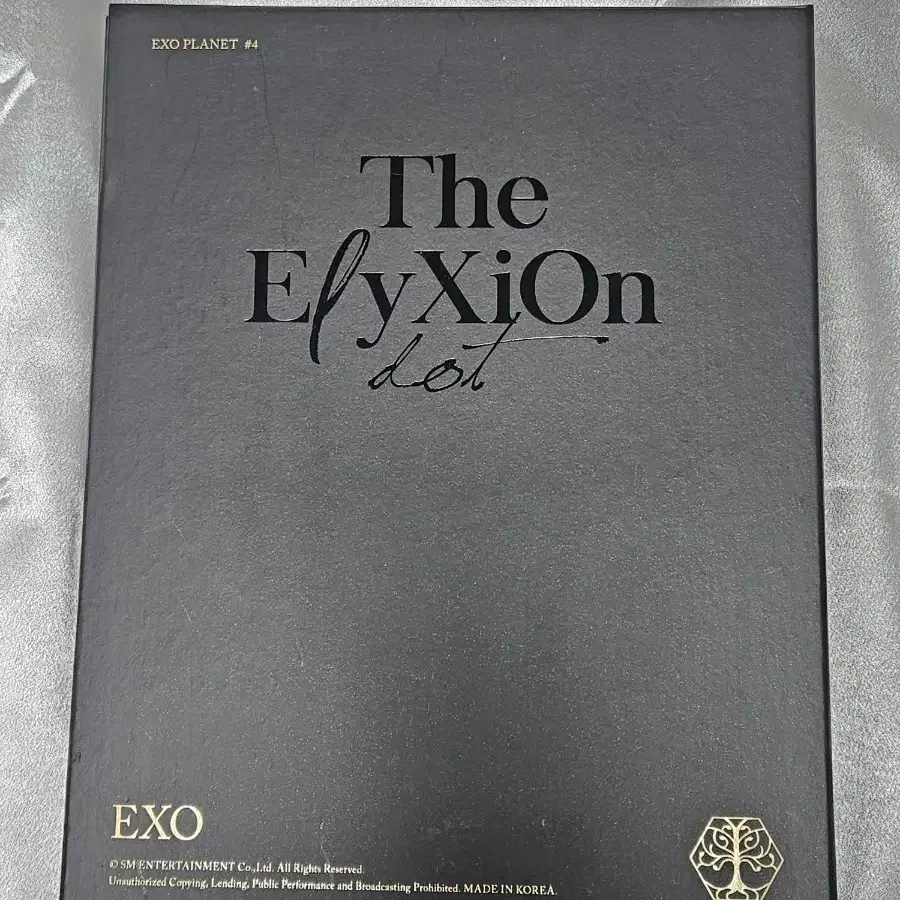 엑소 콘서트 엘리시온닷 EXO PLANET #4: The ElyXiOn dot공연 화보집 앨범 포카 없음