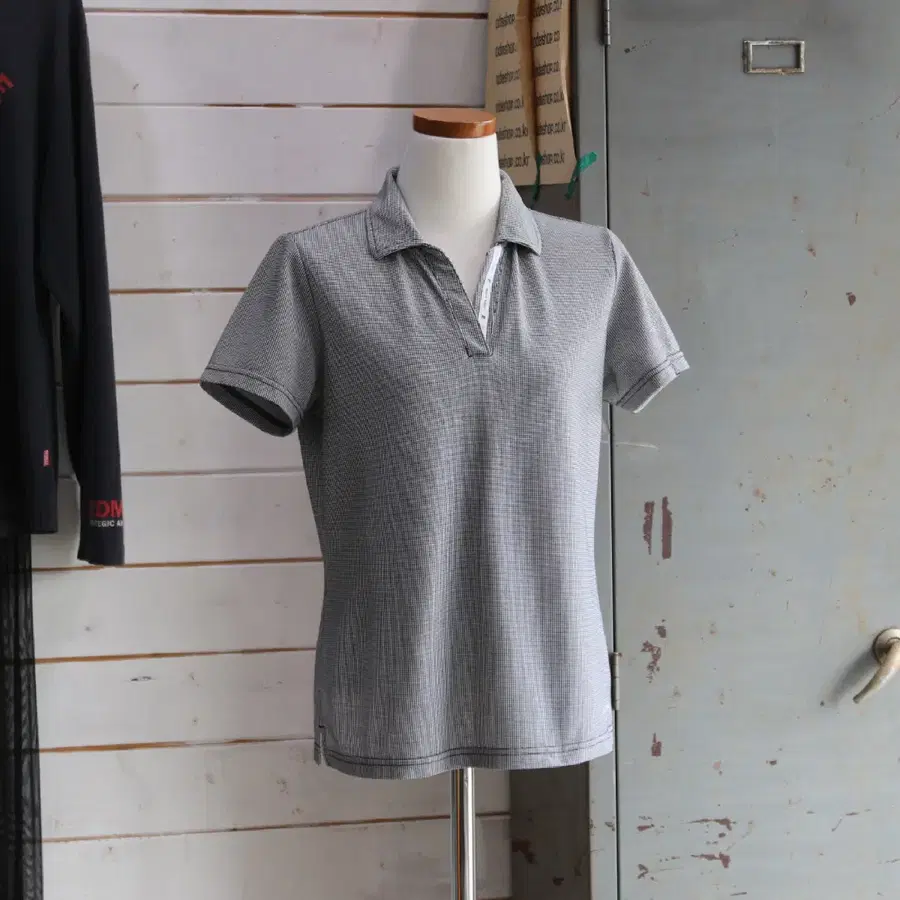 courreges 오픈 카라 반팔 티셔츠 (여성용)