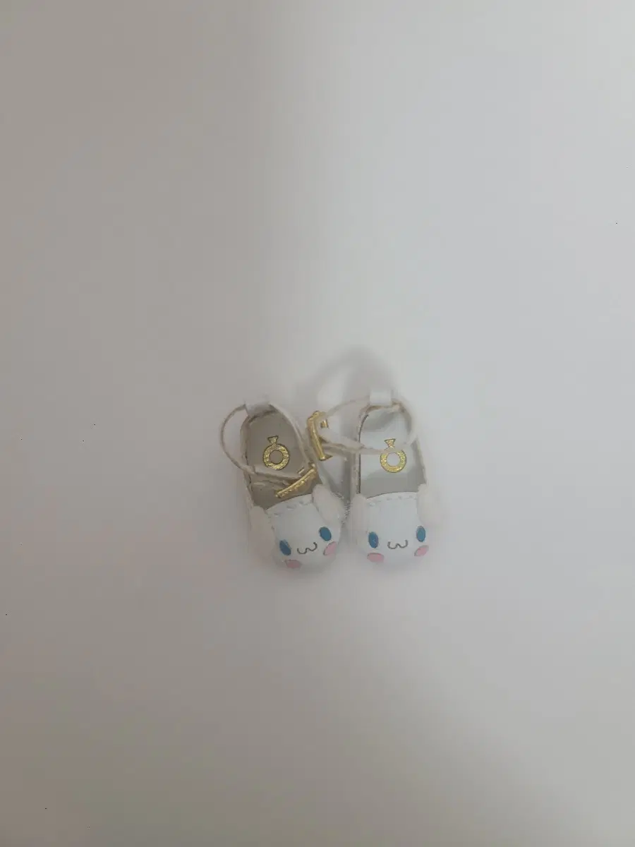 오비츠11 시나모롤 신발