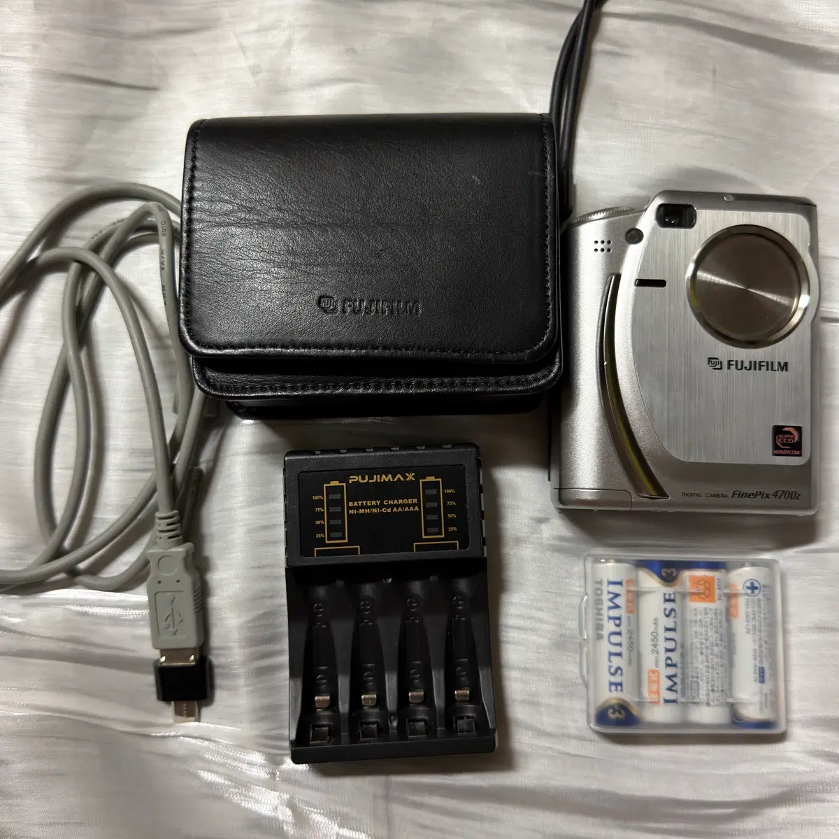 후지필름 파인픽스 finefix 4700z (데이터케이블 포함)