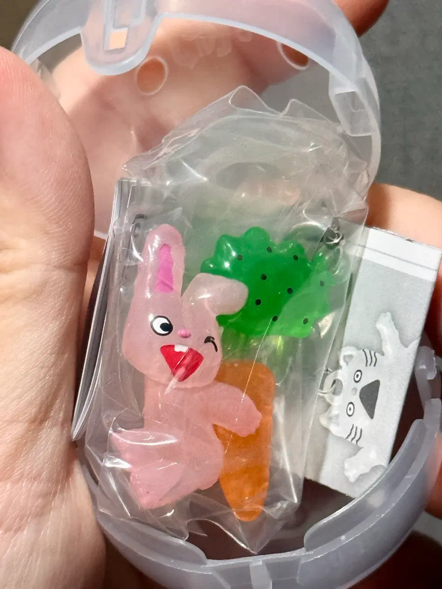 무지개 토끼 가챠