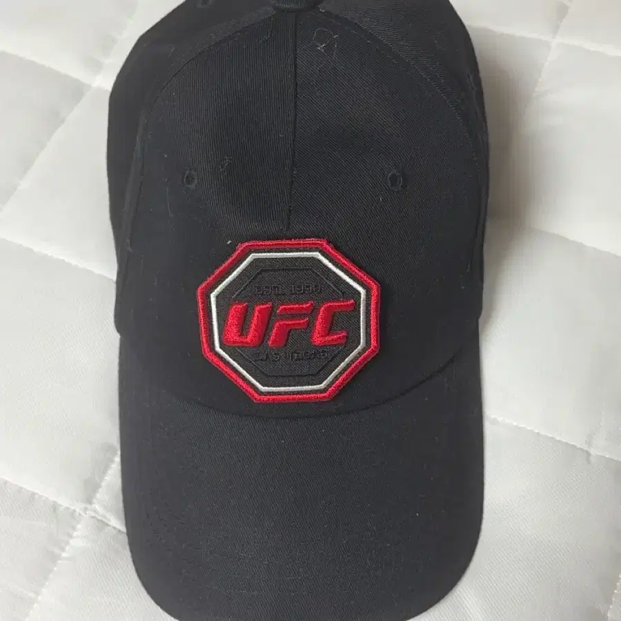 UFC 로고 블랙 볼캡