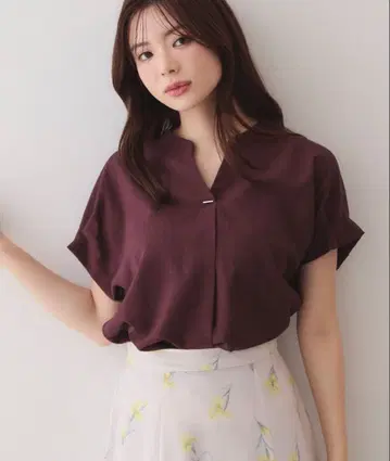 스키퍼넥 반팔 블라우스 보르도