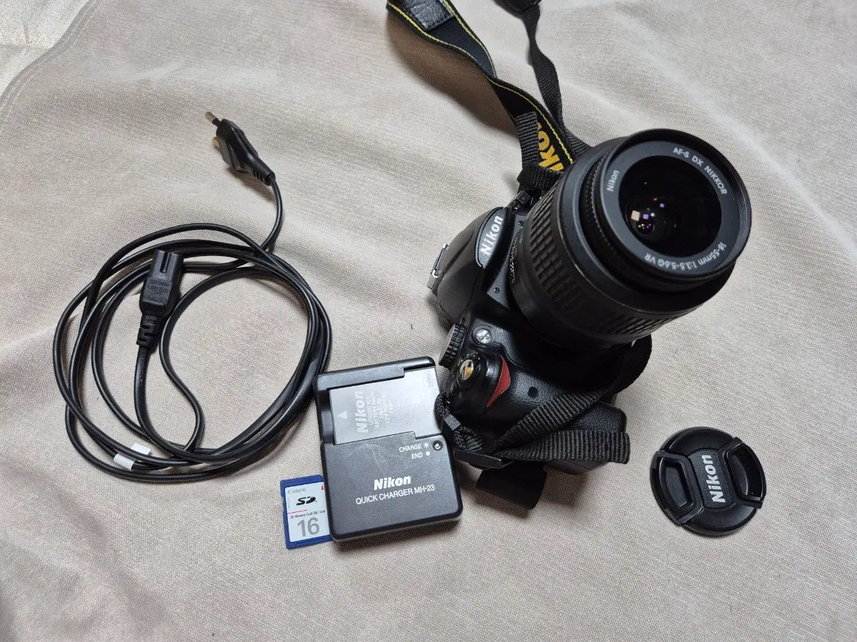니콘 5000D카메라 + 18-55mm 렌즈 + 충전기 + SD카드