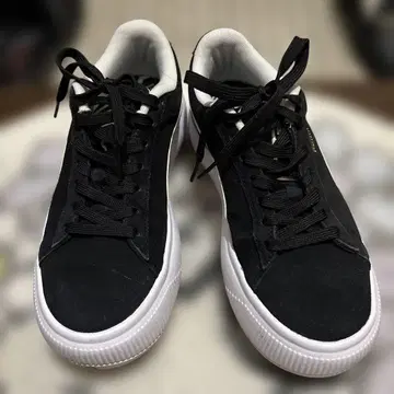PUMA 통굽 스니커즈 블랙 화이트