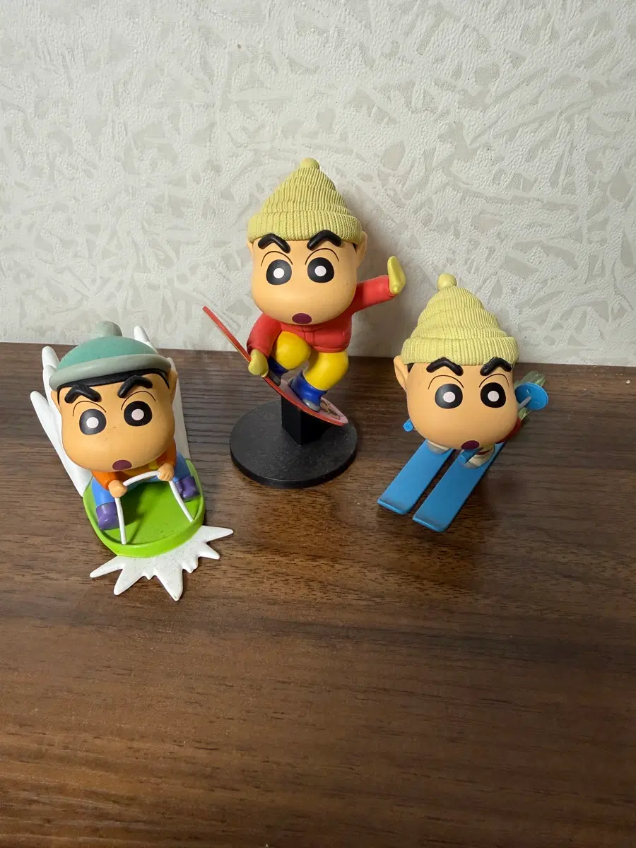 짱구는 못말려 52toys 겨울 피규어 판매합니다!!