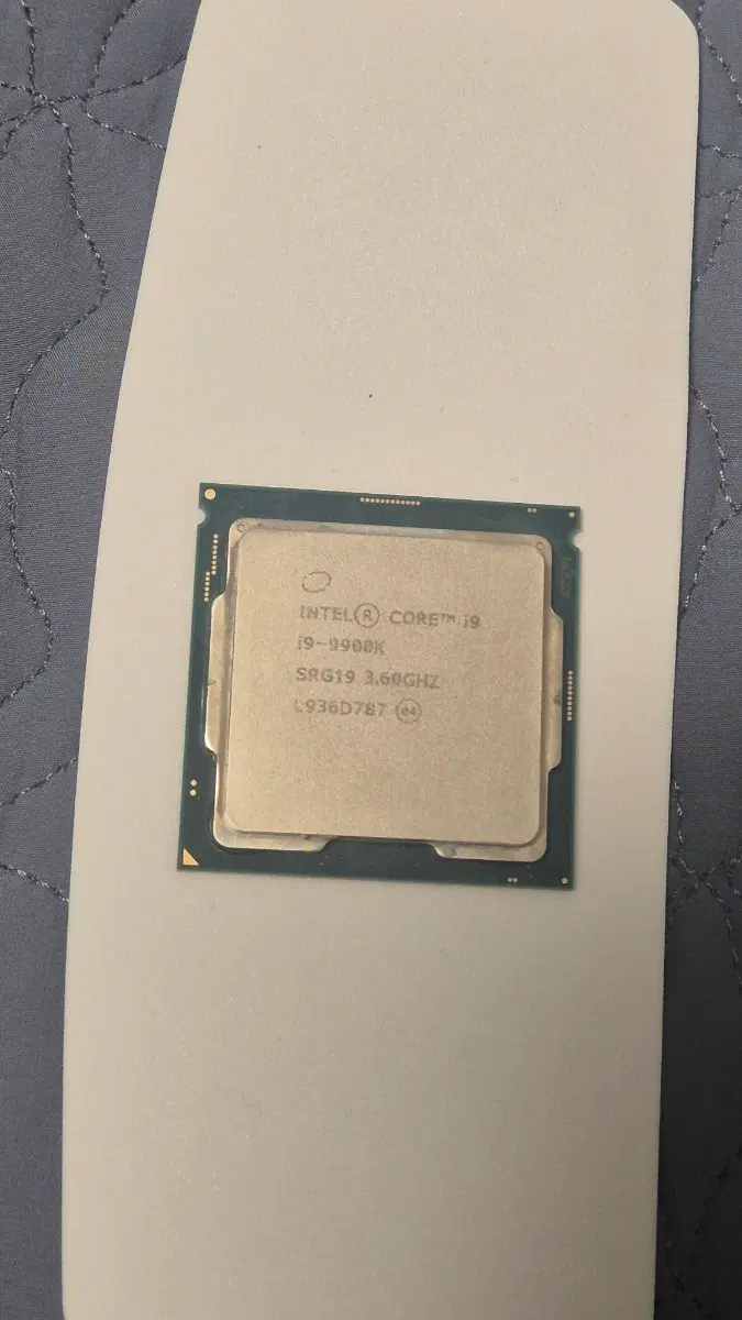 인텔 코어 i9-9900K CPU