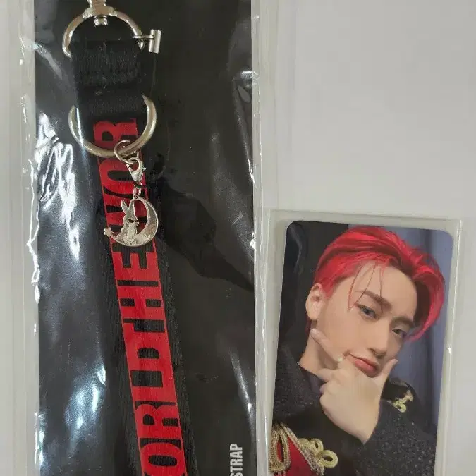 에이티즈 최산 THE WORLD WILL 미친폼 팝업 MD인 키링 응원봉 스트랩 (새상품) 포카 포함