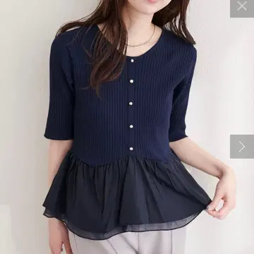 이소재 페플럼 반팔 니트 네이비 내추럴
