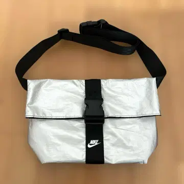 나이키 실버 숄더백 바디백