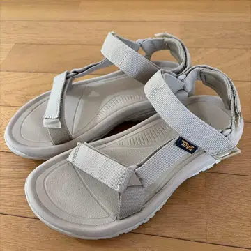 Teva 스포츠 샌들 베이지 계열