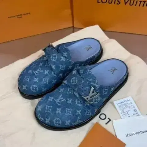 [정품] 루이비통 LV 이지 뮬 모노그램 데님 버클 슬리퍼 280 풀구성품