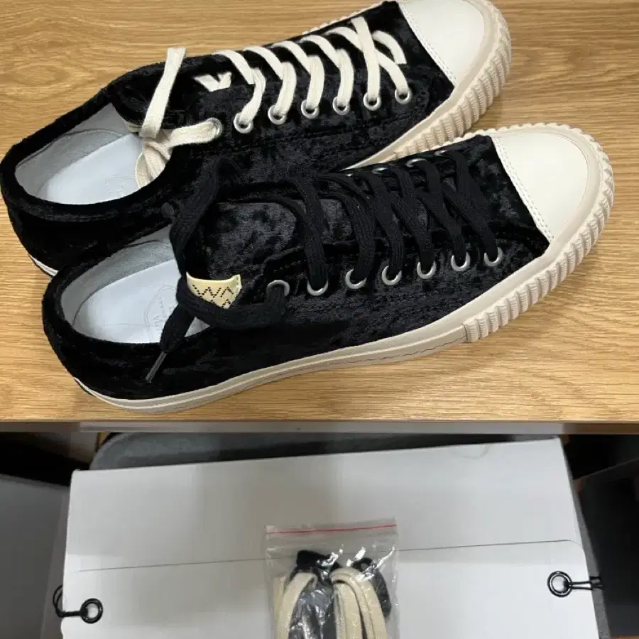 18fw 비즈빔 스캐그웨이 로우 벨벳