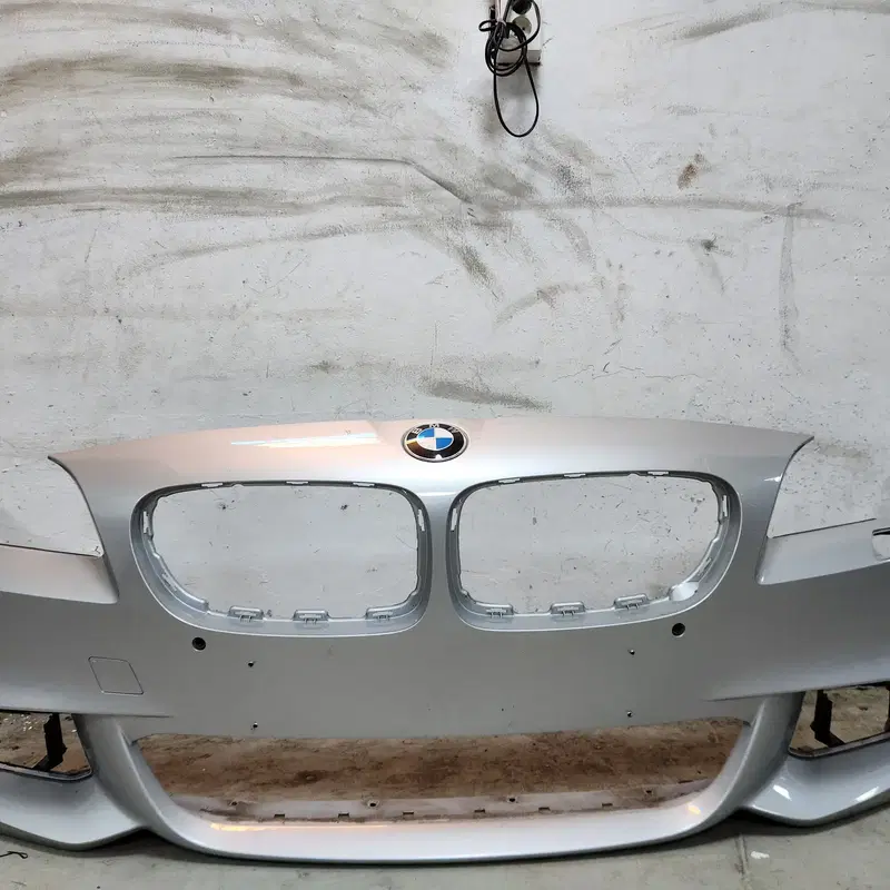 BMW F10 5시리즈 후기형 중고 앞 범퍼