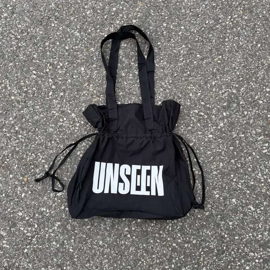 [한정특가] 엔하이픈 전시회 UNSEEN 스트링 숄더백(비닐포장O)
