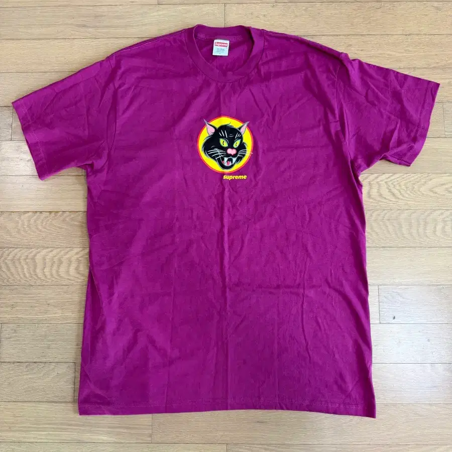 [L] supreme 슈프림 블랙 캣 반팔 티셔츠 마젠타