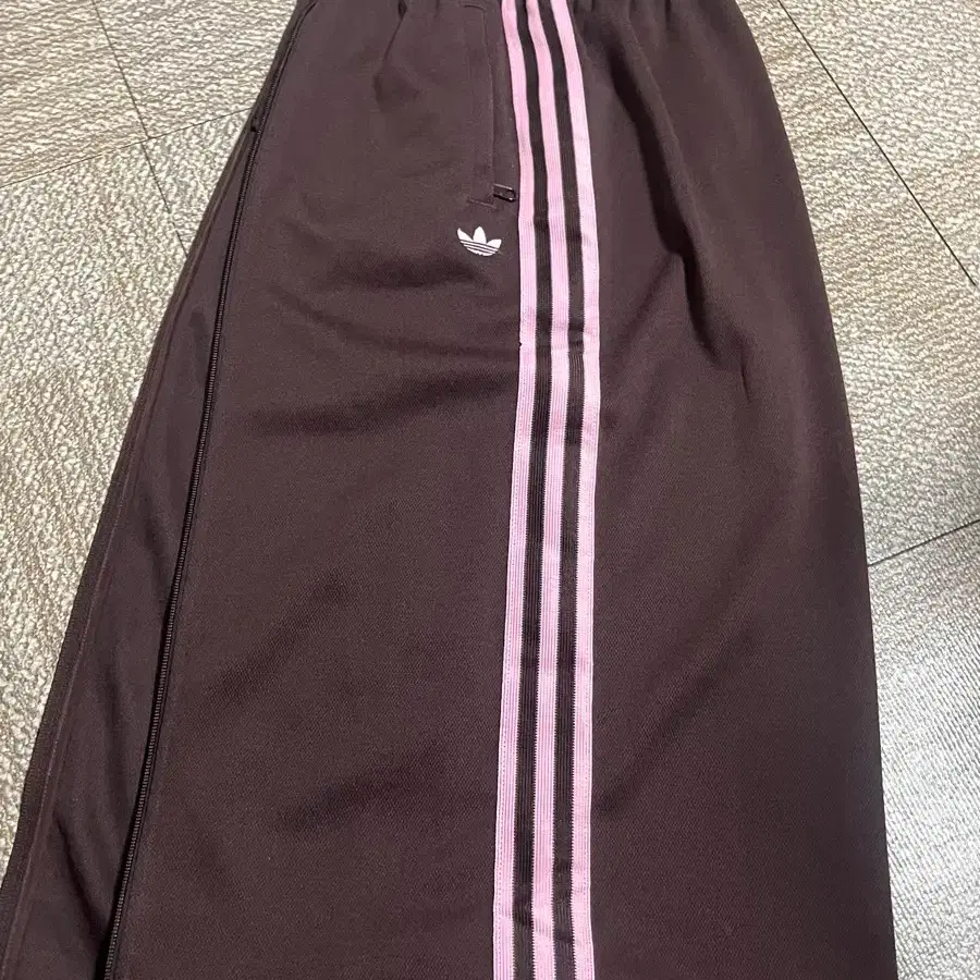 아디다스 70s 미디스커트