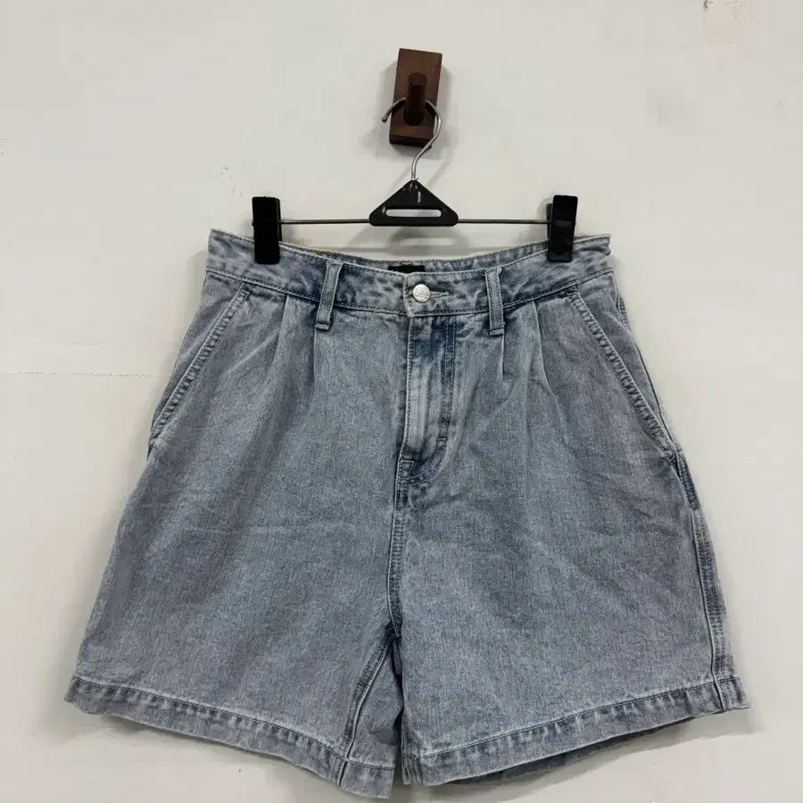 (27)Lee 24ss 여자 투턱 데님쇼츠