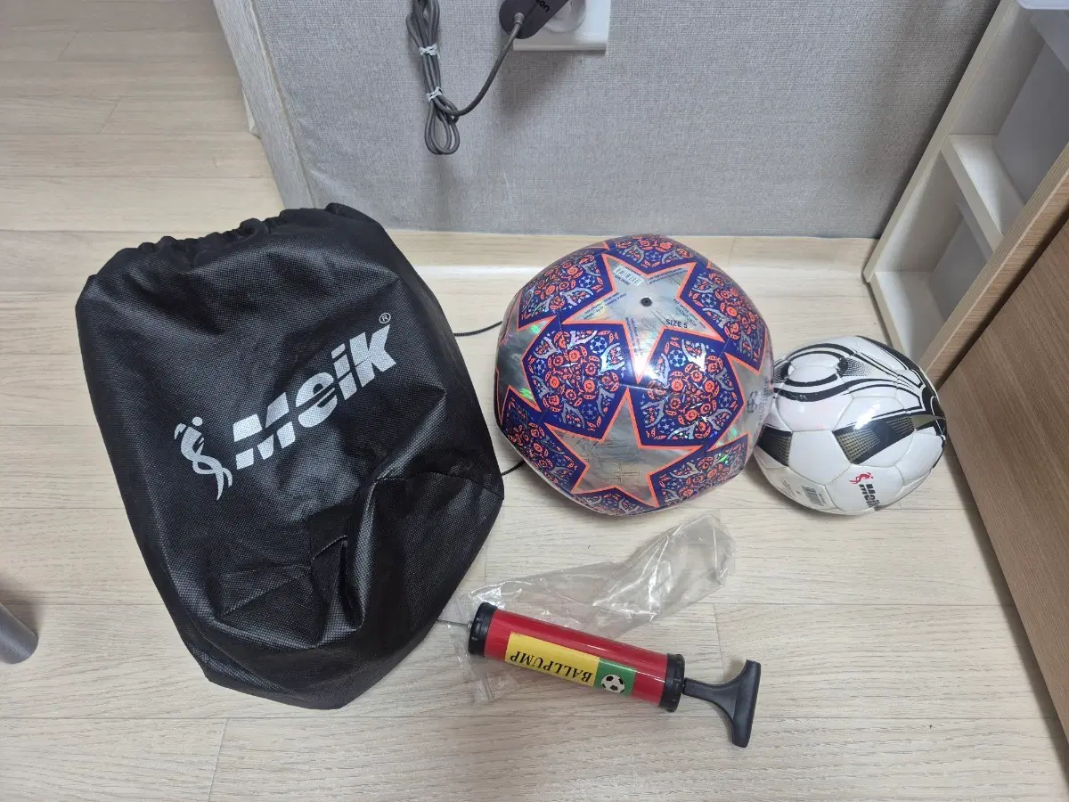 아디다스 챔스 축구공 5호 + 보급형 공 + 펌프/가방 포함