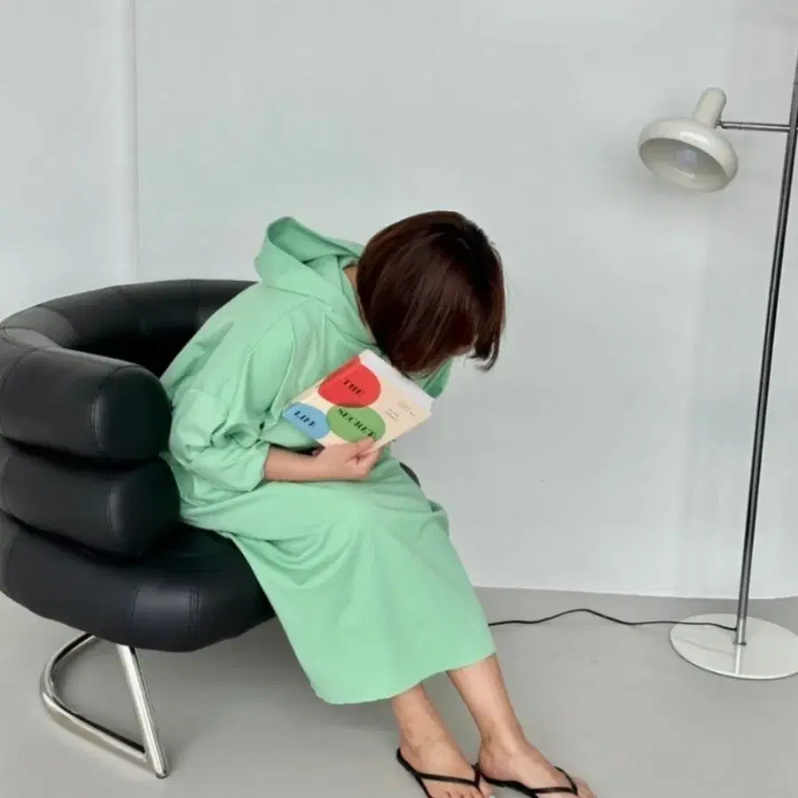 꺌랑 CALIN 롤업 후드 원피스 롱기장