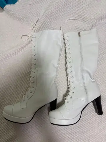 레이스업 가죽 롱 부츠 화이트
