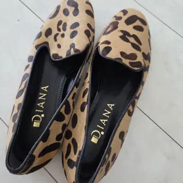 DIANA 레오파드 무늬 펌프스 23.5cm