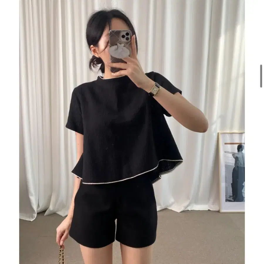 새상품)르쇼어 모크넥 플레어 블라우스 블랙